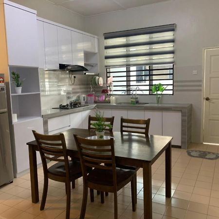 Homestay Maryam Лумут Экстерьер фото